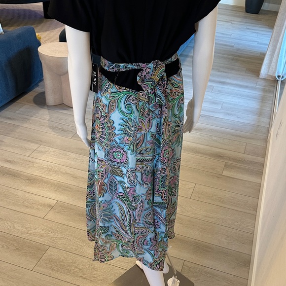 SLNY Asymmetrical Dress in Black and Teal - Picture 6 of 7